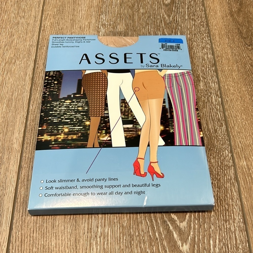 NWT Assets by Sara Blakely Perfect Pantyhose Size 4 175-220 lbs Buff NEW - Picture 4 of 6